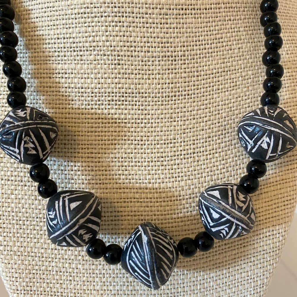 Black bead necklace (Kenya)